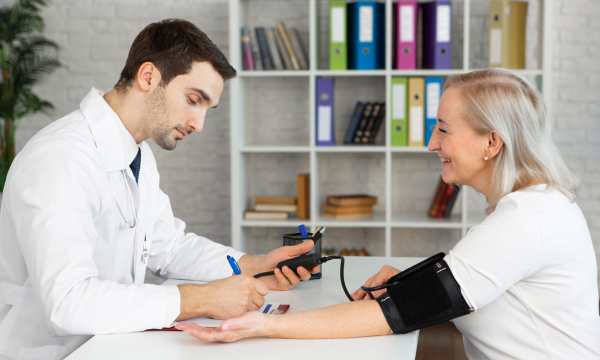 Monitoring Blood Pressure with the Help of Apps