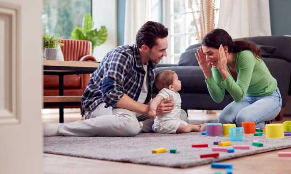 Baby-Development-Month-by-Month-for-First-Time-Parents-4.jpg
